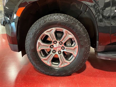 Certified 2022 GMC Yukon SLE image 8