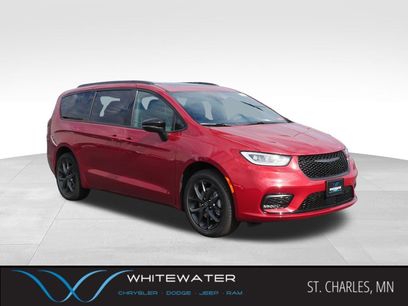 New 2026 Chrysler Pacifica Limited w/ S Appearance Package