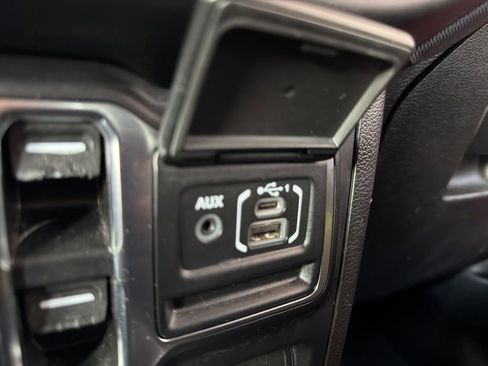 Used 2022 Jeep Wrangler Unlimited Sport image 39