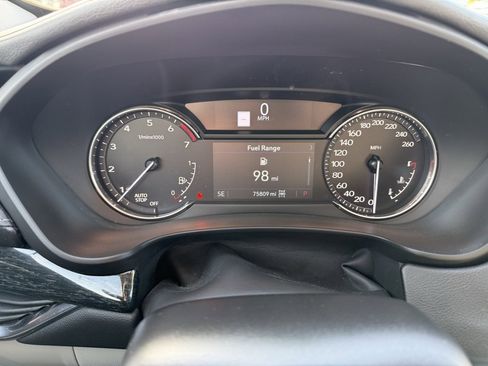 Used 2022 Cadillac XT4 Premium Luxury image 17