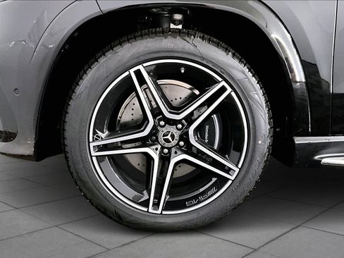 New 2026 Mercedes-Benz GLS 450 4MATIC image 17