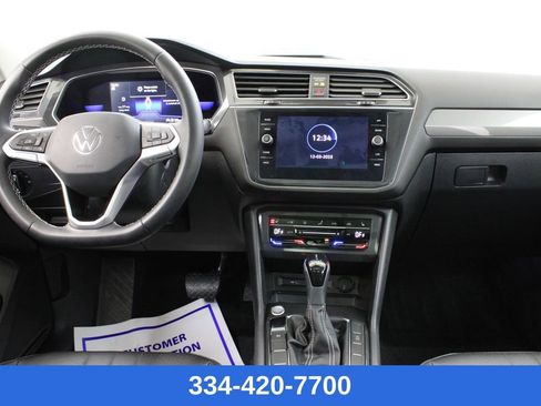Certified 2023 Volkswagen Tiguan SE w/ Panoramic Sunroof Package image 8