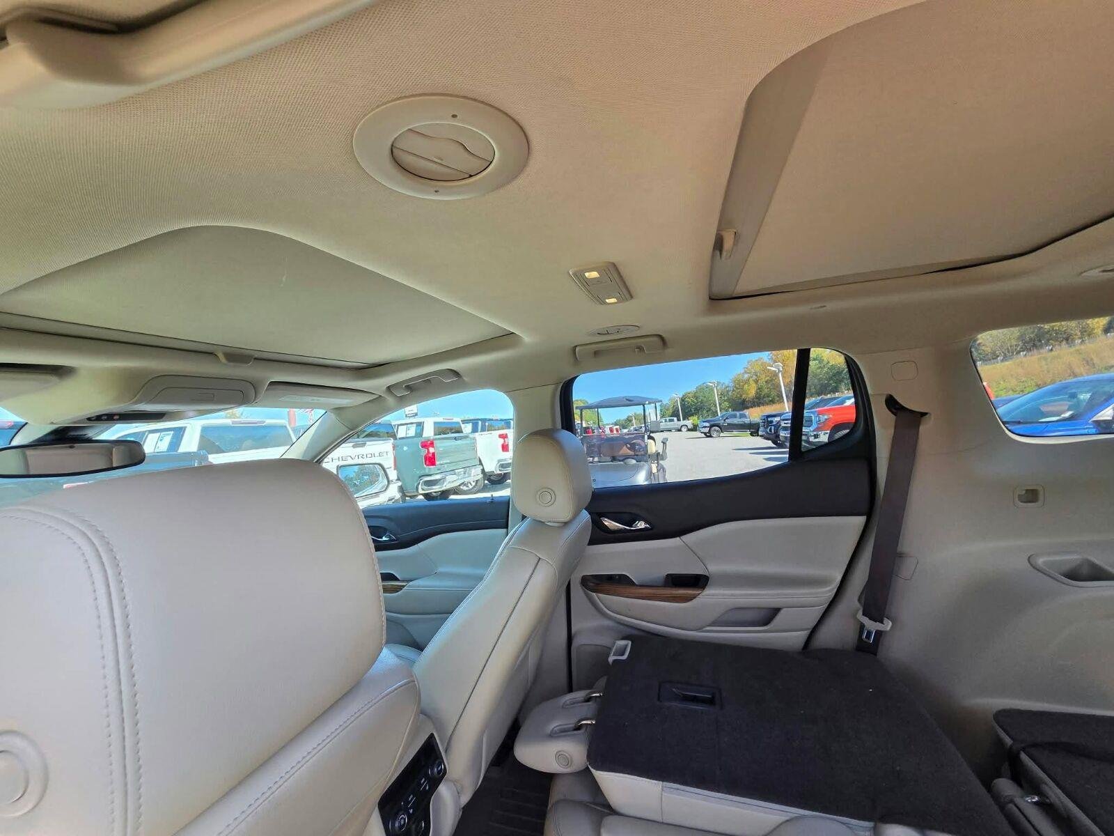 Used 2019 GMC Acadia Denali w/ Technology Package AWD/4WD image 9