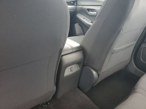 Used 2025 Nissan Sentra SV FWD image 15