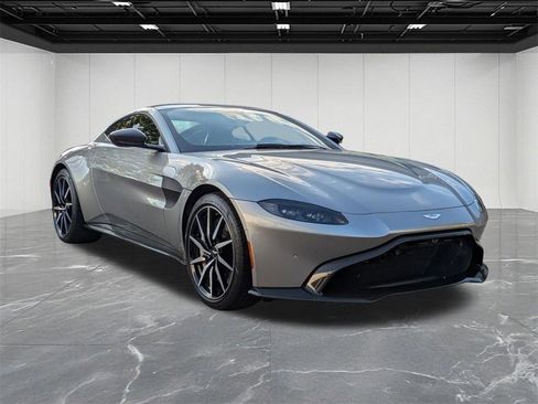 Used 2019 Aston Martin V8 Vantage Coupe image 12