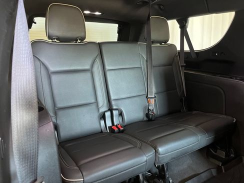 Used 2021 Chevrolet Suburban Premier w/ Premium Package AWD/4WD image 33