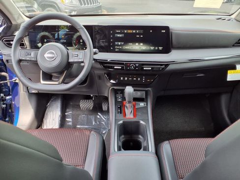 New 2025 Nissan Kicks SR image 7