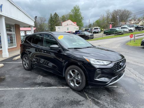 Used 2024 Ford Escape ST-Line w/ Tech Pack #1 AWD/4WD image 3
