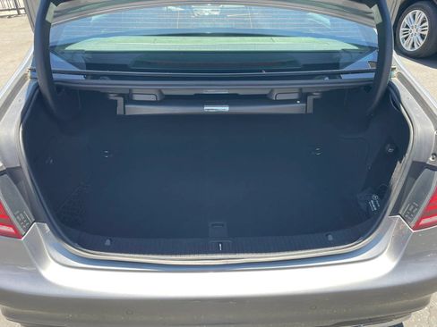 Used 2014 Mercedes-Benz E 350 Sedan image 16