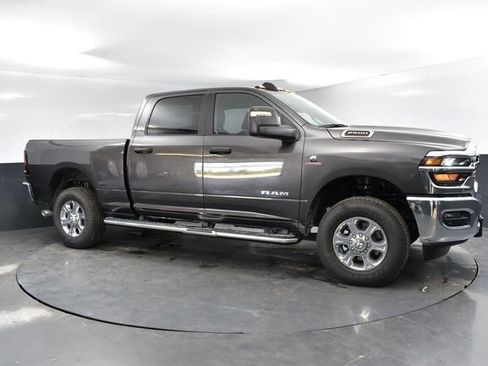 New 2025 RAM 2500 Big Horn AWD/4WD image 9