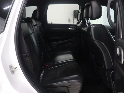 Used 2017 Jeep Grand Cherokee Altitude AWD/4WD image 15