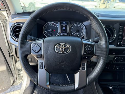Used 2022 Toyota Tacoma SR5 w/ Technology Package RWD image 28