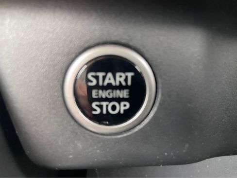 Used 2023 Nissan Rogue S AWD/4WD image 33
