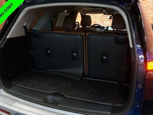 Used 2022 Nissan Pathfinder Platinum w/ Cargo Package image 44