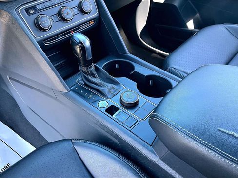 Used 2021 Volkswagen Atlas Cross Sport SE image 15