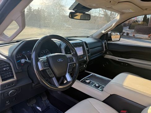 Used 2019 Ford Expedition Platinum image 14