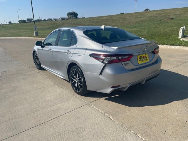 Used 2023 Toyota Camry SE FWD image 6