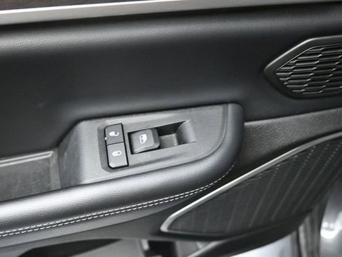 Used 2021 Jeep Grand Cherokee L Limited AWD/4WD image 36