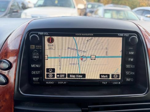 Used 2006 Toyota Sienna XLE Limited image 9