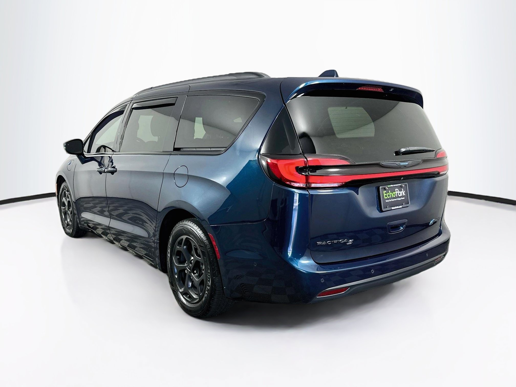 Used 2021 Chrysler Pacifica Touring-L w/ Uconnect Theater Family Group FWD image 5