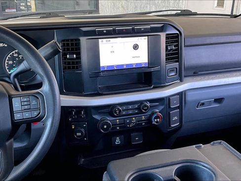 Used 2023 Ford F250 XLT image 7