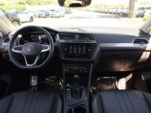 Used 2023 Volkswagen Tiguan SE FWD image 7