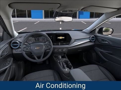 New 2026 Chevrolet Trax LS w/ LS Convenience Package FWD image 17