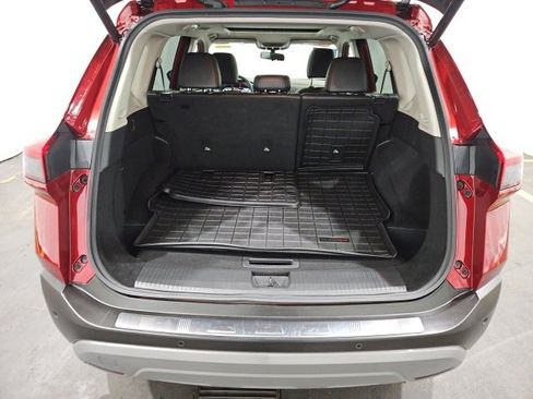 Certified 2021 Nissan Rogue SV w/ Premium Package image 12