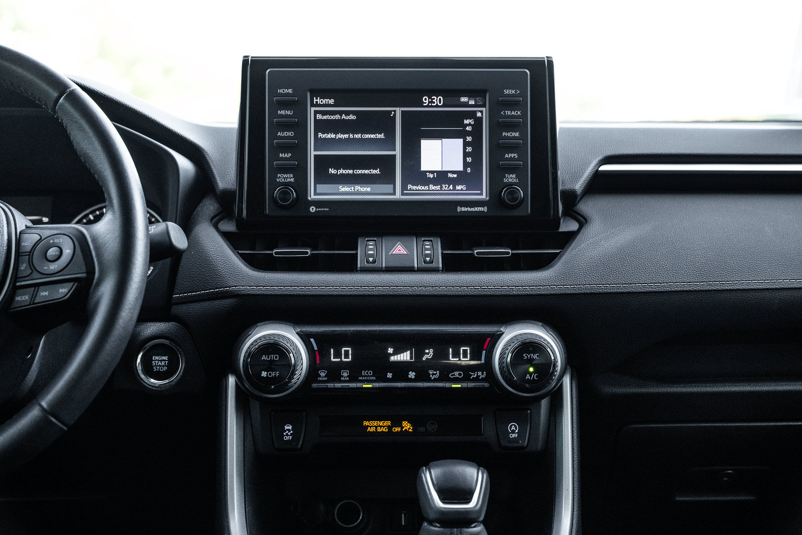 Used 2022 Toyota RAV4 XLE Premium FWD image 28
