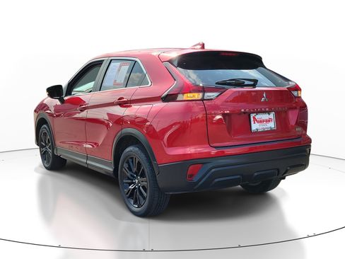 Used 2024 Mitsubishi Eclipse Cross LE AWD/4WD image 3