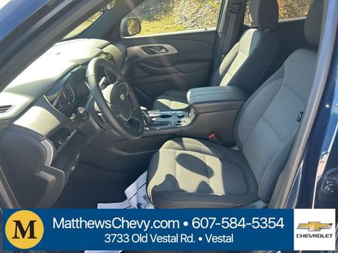 Used 2023 Chevrolet Traverse LT image 20
