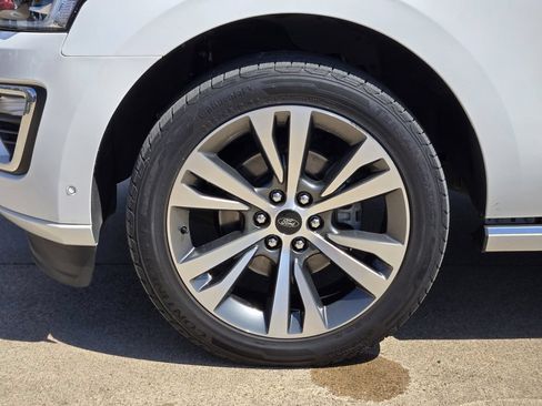 Used 2021 Ford Expedition Max Platinum AWD/4WD image 13