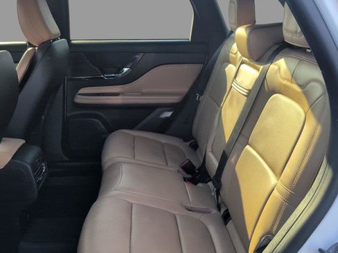 Used 2022 Lincoln Corsair Reserve w/ Elements Package FWD image 36