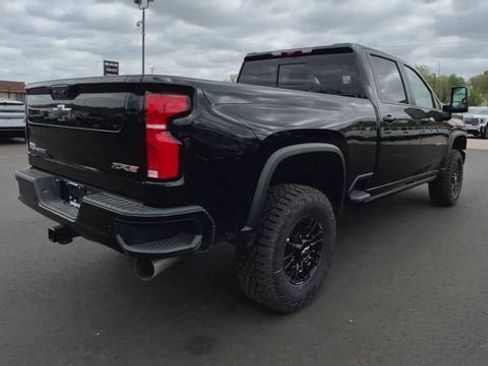 New 2026 Chevrolet Silverado 2500 ZR2 AWD/4WD image 8