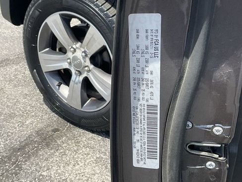 Used 2016 Jeep Patriot High Altitude AWD/4WD image 36