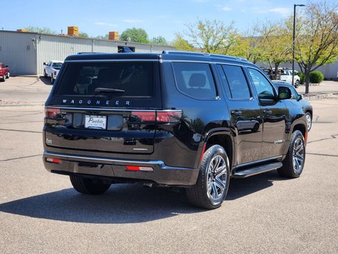 Used 2024 Jeep Wagoneer Series II AWD/4WD image 3