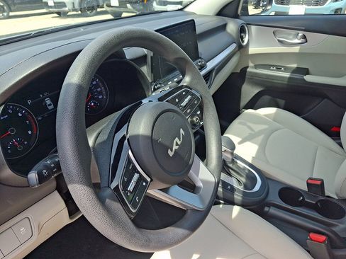 Used 2023 Kia Forte LXS w/ LXS Technology Package FWD image 26