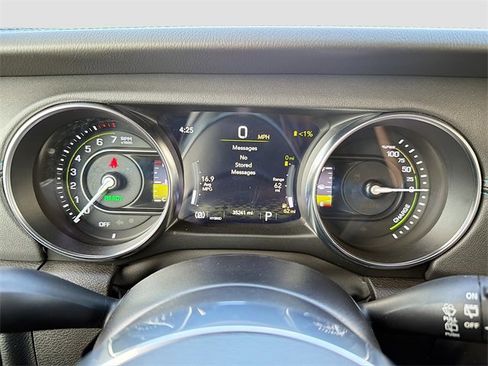 Used 2022 Jeep Wrangler Unlimited Rubicon 4xe image 41