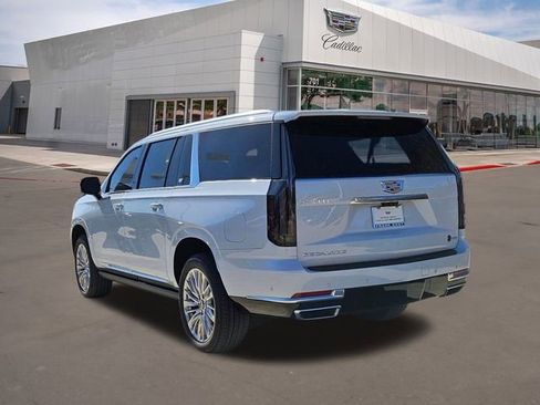 New 2026 Cadillac Escalade ESV Luxury w/ Touring Package image 4