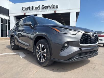 Used 2021 Toyota Highlander XLE