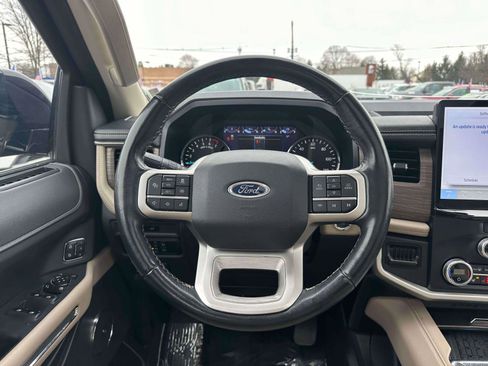 Used 2024 Ford Expedition Limited image 13