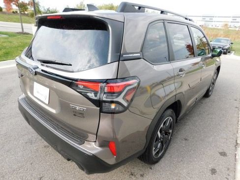 Certified 2025 Subaru Forester Limited w/ Popular Package AWD/4WD image 7