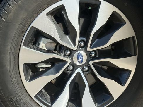 Used 2024 Subaru Outback Limited AWD/4WD image 9