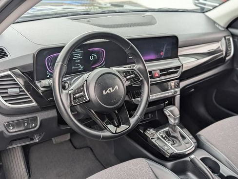 Used 2025 Kia Seltos S FWD image 21