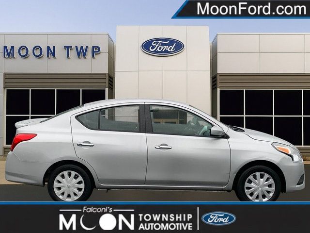 Used 2019 Nissan Versa SV FWD image 1