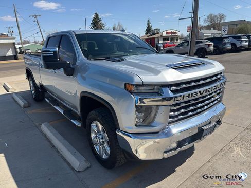 Used 2020 Chevrolet Silverado 3500 LTZ w/ LTZ Plus Package AWD/4WD image 4