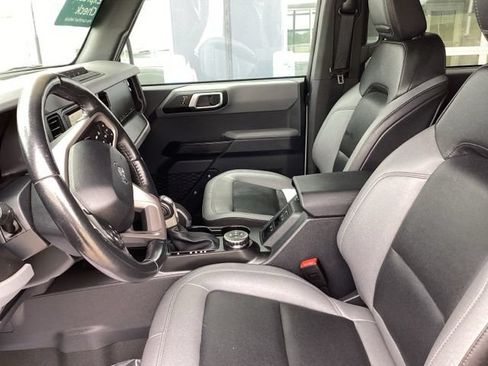 Used 2023 Ford Bronco Big Bend w/ Sasquatch Package AWD/4WD image 27