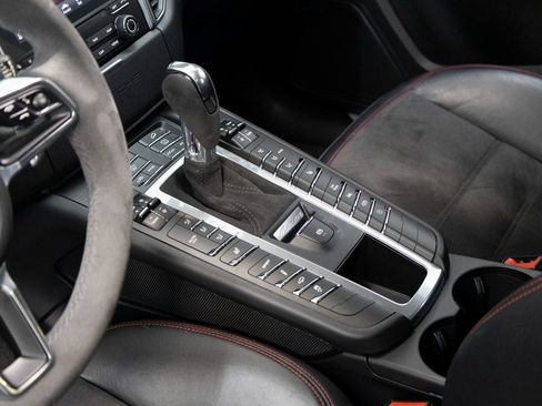 Certified 2017 Porsche Macan GTS image 14