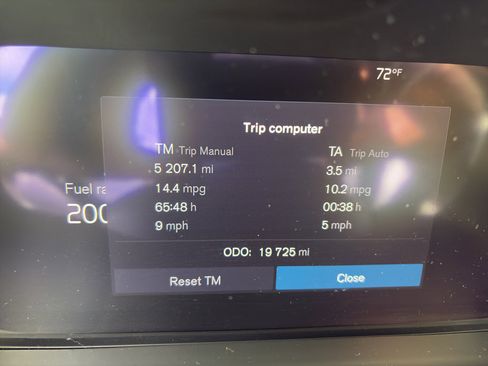 Used 2024 Volvo XC60 B5 Core image 3