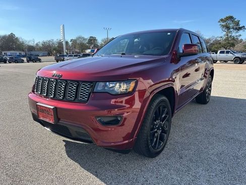 Certified 2021 Jeep Grand Cherokee Laredo X image 3